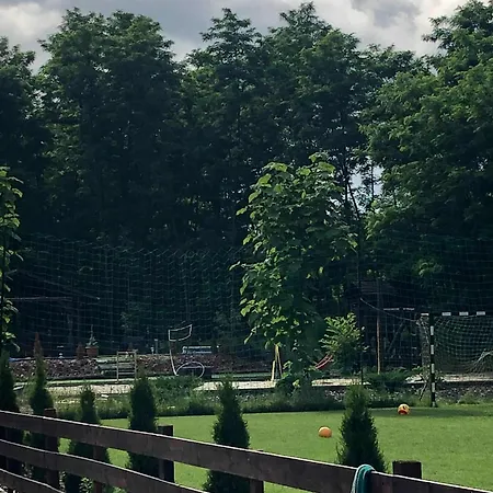 Piros Tanya Es Vendeghaz Nyíregyháza